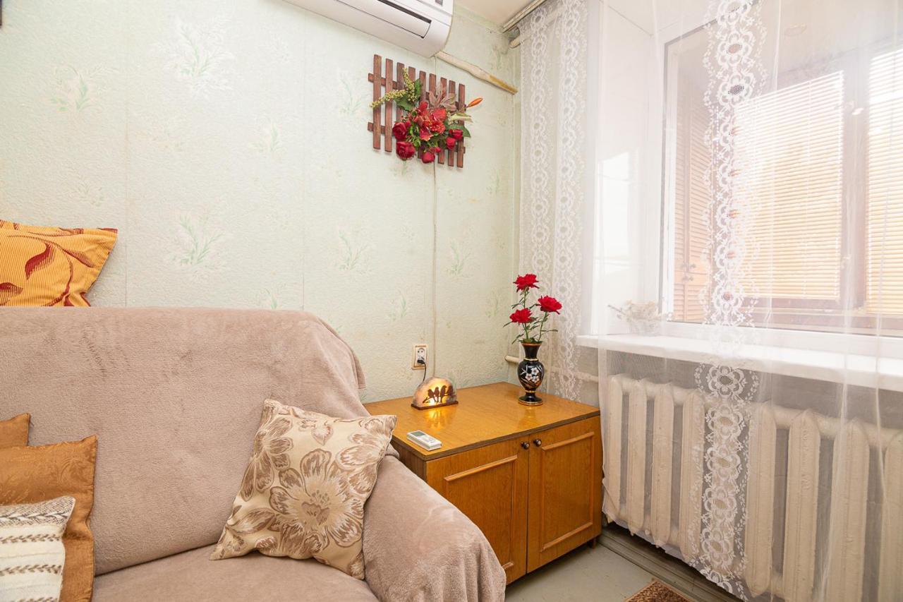 Comfortable Apartments On Hrushevskogo Street Near 16 City Hospital Dnipro Exterior photo