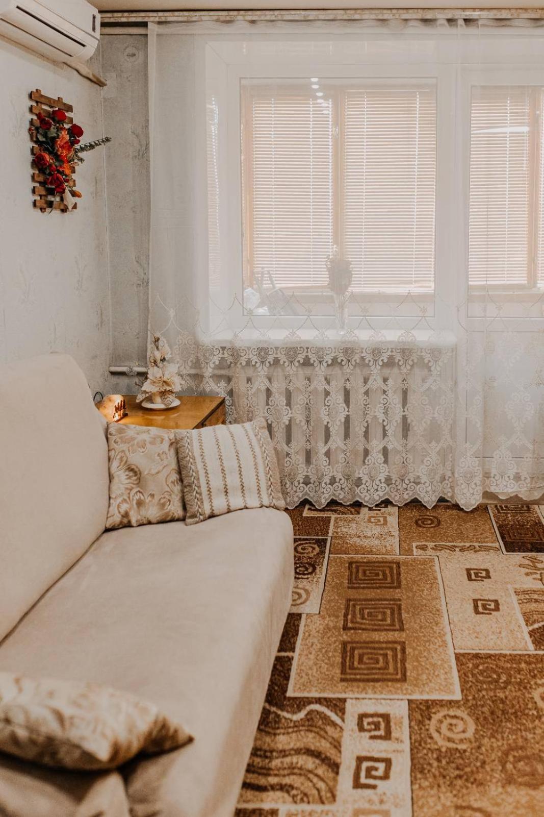Comfortable Apartments On Hrushevskogo Street Near 16 City Hospital Dnipro Exterior photo
